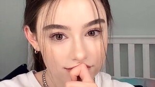 Let’s take on the anime song challenge with Russian fairy Dasha!