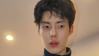 Mom: Our child is growing up. Xiao Dai: I'm still a baby!