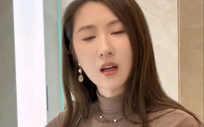 Gak juga mau ngurusin kamu, ngapain marah-marah gini, sakit apa sih?