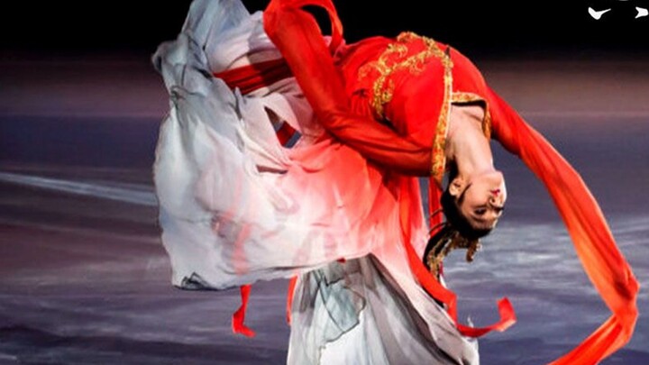 Tang Shiyi’s dazzling backbend perfectly embodies the fantasy of an peerless dancer from a novel!