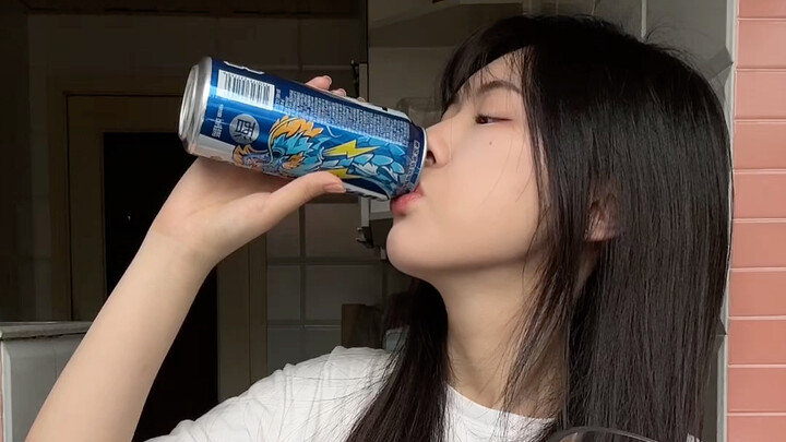 Tantangan 24 Jam Minum Strong Cool! Lihat Berapa Botol yang Bisa Dihabiskan Si Pecandu Alkohol!