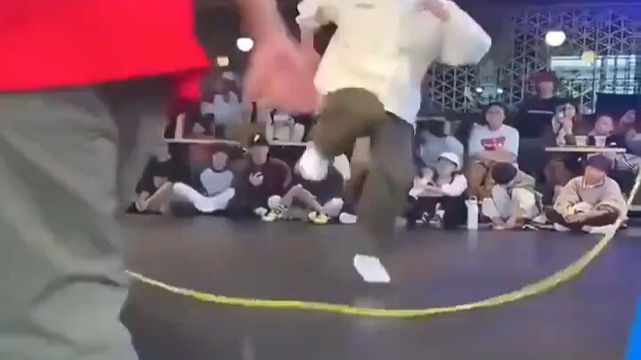 เวทีเต้นฮิปฮอป: นักเต้นผู้ทำให้ทั้งฮอลล์สนุกสุดเหวี่ยง