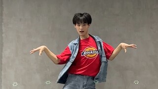 第一遍：有点报听｜第二遍：按摩昆卡～《Queencard》