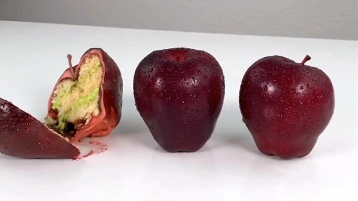 “Hyperreal Food Cakes: Can You Tell the Real from the Fake?”