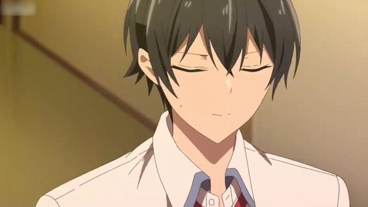 The boy just dozed off accidentally during class, but the chalk on the desk hit him instantly.
