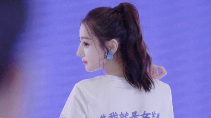 She’s already this beautiful—yet people say she doesn’t photograph well? Can you believe it?