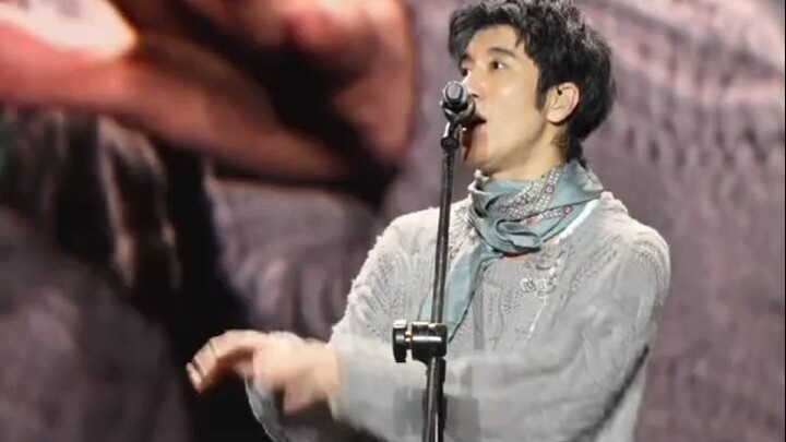 Back in Full Force! Wang Leehom’s “Hua Tian Cuo” Opens with a Frenzied, Thunderous Performance! Quji