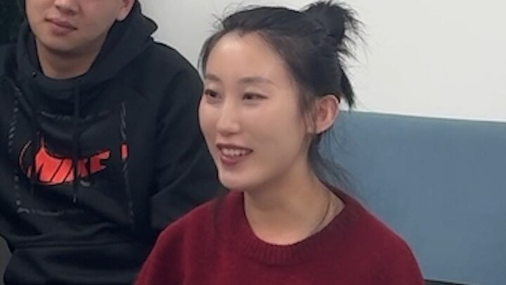 小轩包臀裙扔了吗？