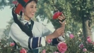 Long Piaopiao's "Miduo Mountain Song" is cheerful and playful, beautiful and melodious, with a stron