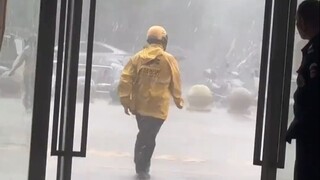 Sampai jumpa, pemuda yang memanah busurnya penuh, tak takut pada waktu maupun angin.