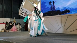 CP27, điệu nhảy "Sơn Hải Tương Phùng" của cô gái cầm đàn Cầm La tại gian hàng Kiếm Mạng 3