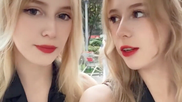 Kebahagiaan bersama pacar kembar