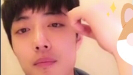 Zhan Zhan: แม่ของฉันออกไปข้างนอกกับพี่สาวที่ดีของเธอและส่งรูปถ่ายมาให้ฉัน พวกเธอค่อนข้างน่ารัก