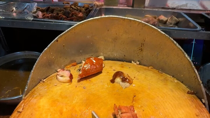 Sekarang sudah membaik, cukup jual dua set makanan cepat saji saja sudah dapat beberapa ribu yuan. N