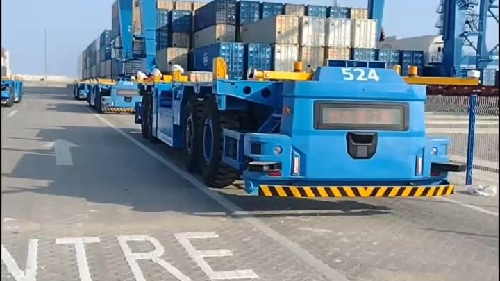 ตะลึงสุดขีด! ฝรั่งเห็นท่าเรือชีไคในเปรูที่พัฒนาโดยบริษัทจีน ไร้ผู้คน มีเพียงรถขนส่งไร้คนขับวิ่งอยู่เ