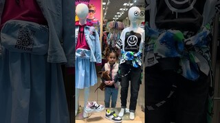 ЛИЗА СТАЛА НЕВИДИМКОЙ?