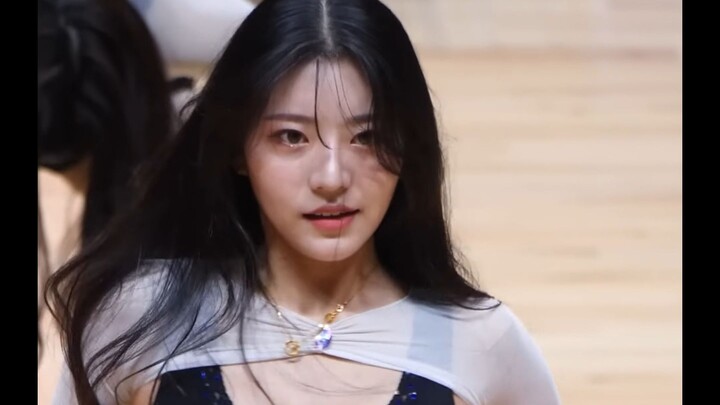 初恋脸御姐身材的韩国啦啦队小姐姐Kim Yi-Seo230210