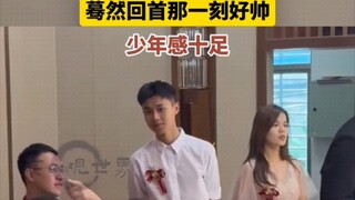 广东，大哥提醒伴郎看镜头，少年感十足。男友和人吵架想动手，女友及时拉住并给了一巴掌让他清醒#我的半熟恋人第三季