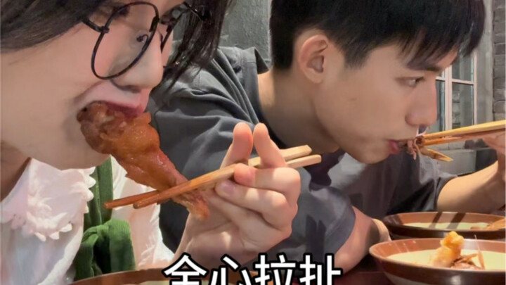 Let’s Wait for the Food Together!