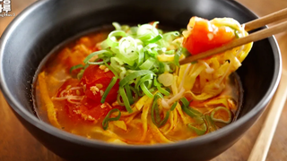 บะหมี่ไร้กังวลเรื่องน้ำหนักขึ้น! ไม่มีแป้ง!! ก๋วยเตี๋ยวไข่มะเขือเทศ! น้ำซุปสด