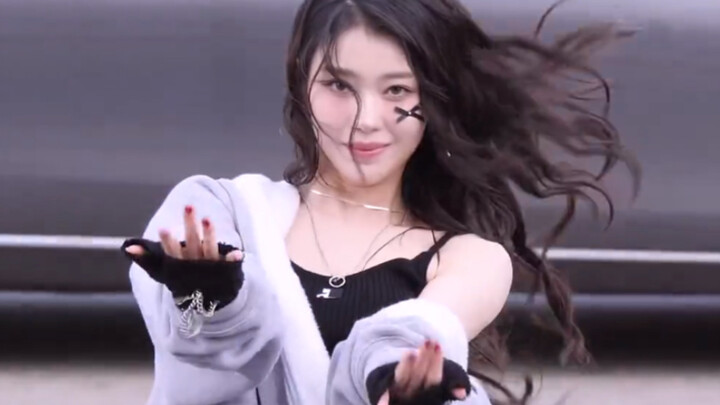 【Kep1er】เฉินเสี่ยวถิง คัฟเวอร์เพลง 'Mantra' ของ JENNIE ในงานมินิแฟนมีตติ้งของรายการ The Show ภาพจากแ