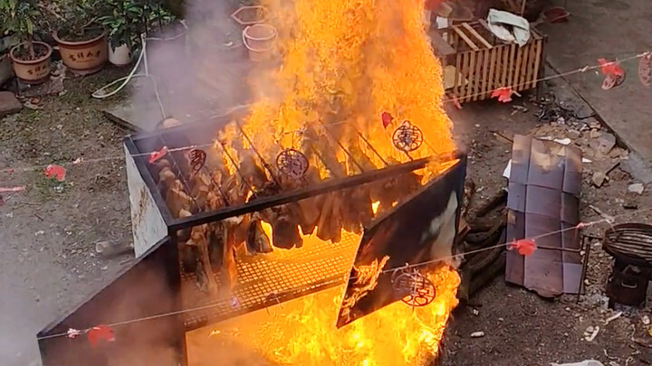 ใครไม่ชอบกินหมูตากแห้งส่งมาให้ฉันได้ ไม่จำเป็นต้องเอาไปเผาเป็นฟืนหรอกนะ