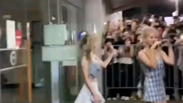 【aespa】Cảm giác chân thực từ Ta: Cùng xem hành trình đi làm và tan ca của Ta giữa đám đông cuồng nhi