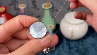 Nhìn kìa! Vòng tay ẩn chứa vũ khí, một diễn viên kỳ cựu trong phim võ thuật, bạn cũng muốn một cái c
