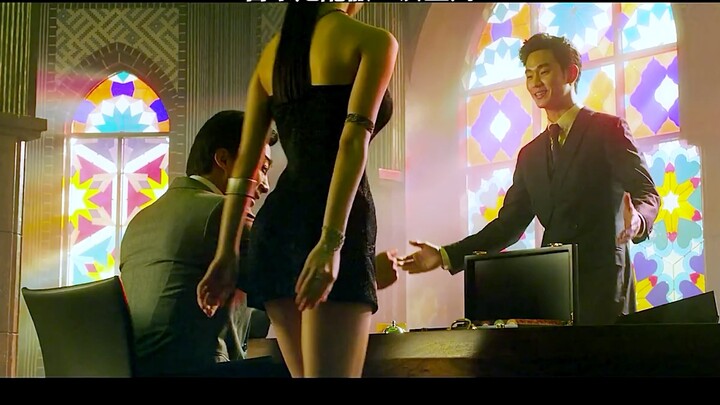 看来这个女孩只适合做个配角