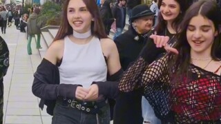 صادفت فرقة فتيات محلية من جورجيا بالصدفة