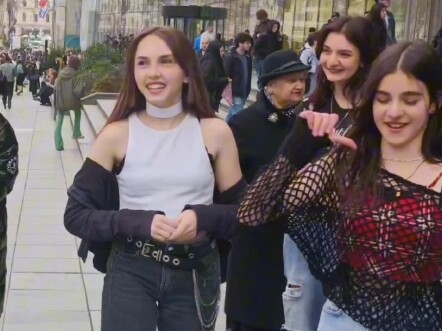 صادفت فرقة فتيات محلية من جورجيا بالصدفة