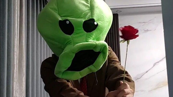 Thêm 350.000 người hâm mộ cosplay thành Peashooter Zombie!!!