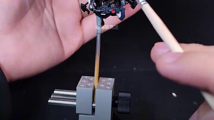 เครื่องบินรบ Zaku II Matthew ที่มีความคล่องตัวสูงสามดาวสีดำ ระยะที่ 9