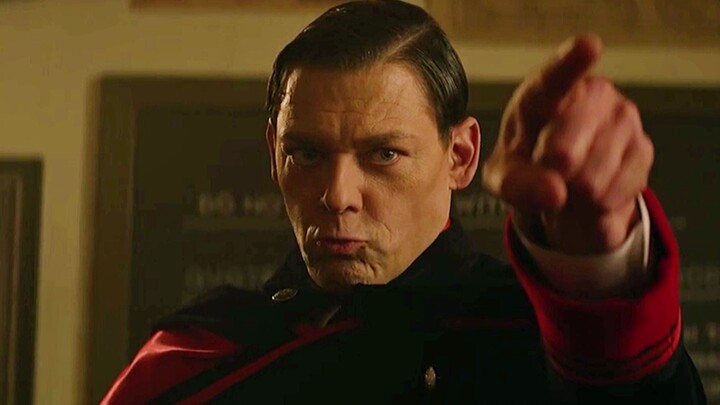 A thug accidentally stumbles upon a treasure and overnight becomes the revered leader of ten thousan