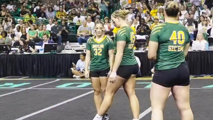 ผู้หญิงมีทักษะด้านพลังที่ทรงพลัง