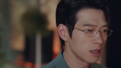 [Minister and Fallen Leaves] I understand, I understand. You just don't want her to go astray. No ne