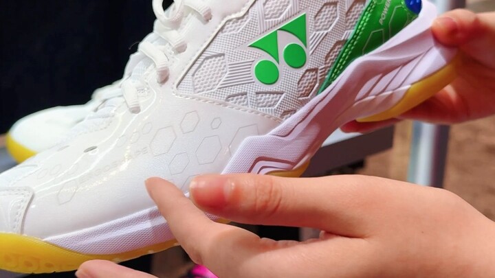 #YONEX New Product Launch: What new #badmintonshoes are out? Let’s check them out! #YONEX26SpringSum