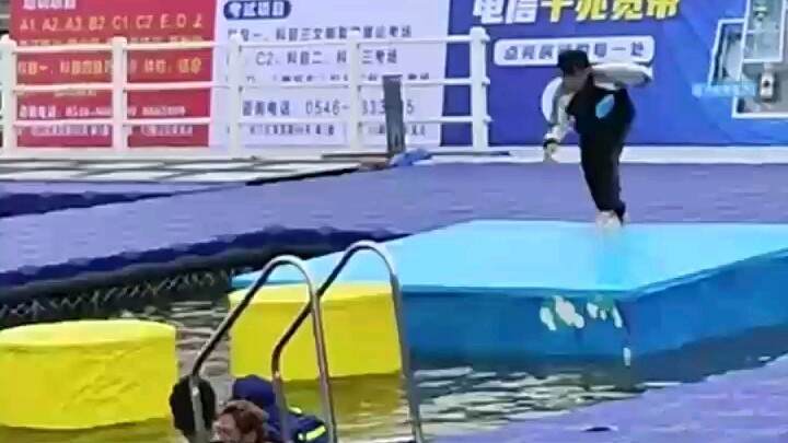 Catatan Perjalanan Si Paling Mencolok Melintasi Tantangan