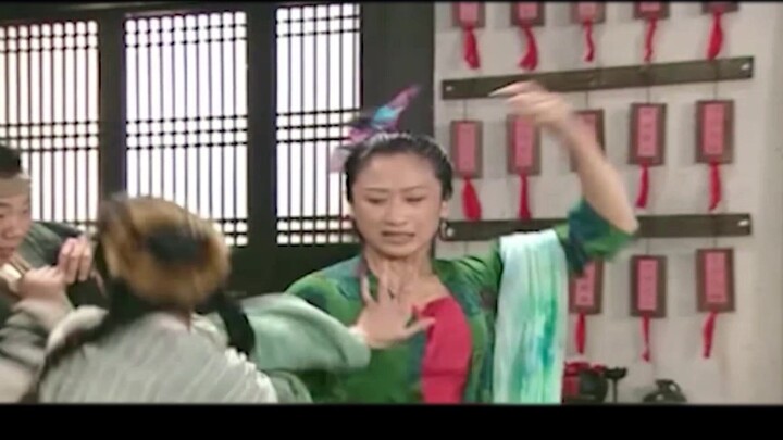 神 奇 夫 人