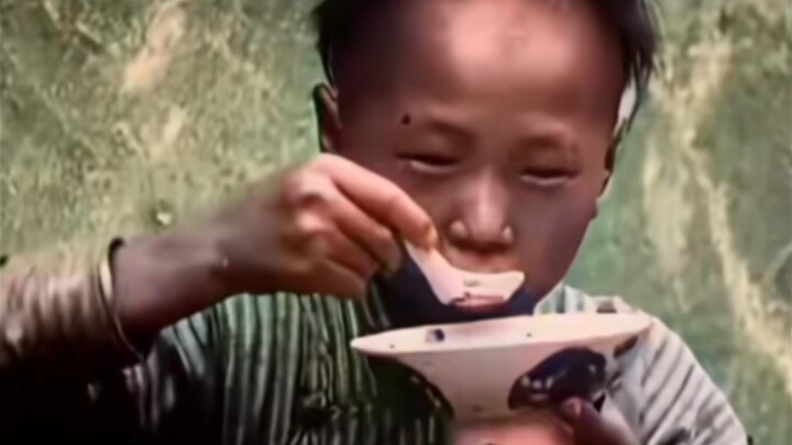 Footage of street food stalls in Beijing during the Qing Dynasty, 1900