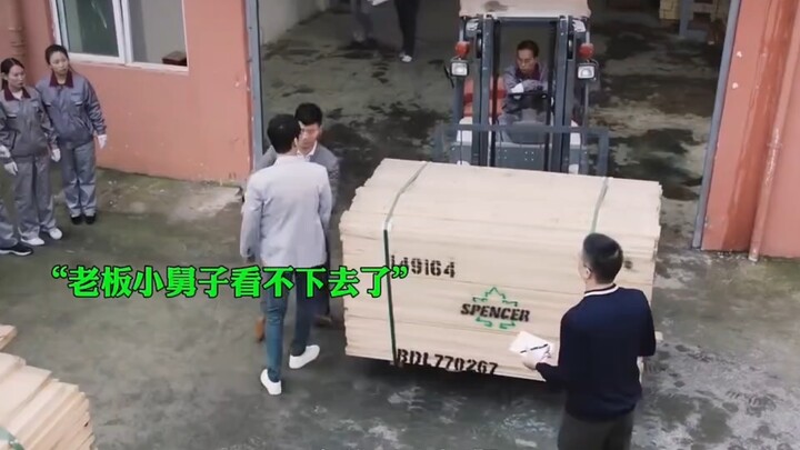 Đội ngũ đàn ông đã giúp nhà máy tránh được thiệt hại, ai ngờ cách xử lý của ông chủ lại khiến người 