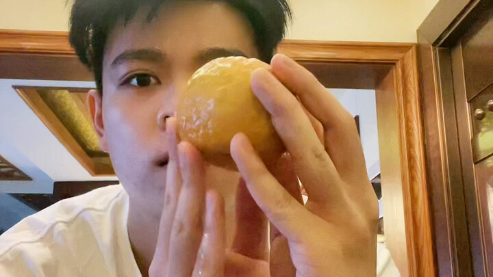 Mời mọi người xem màn ảo thuật lơ lửng nhé!