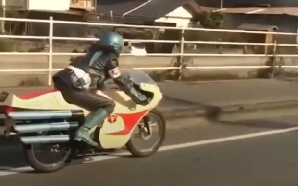 Kamen Rider appears on the streets of Japan! (2.0)