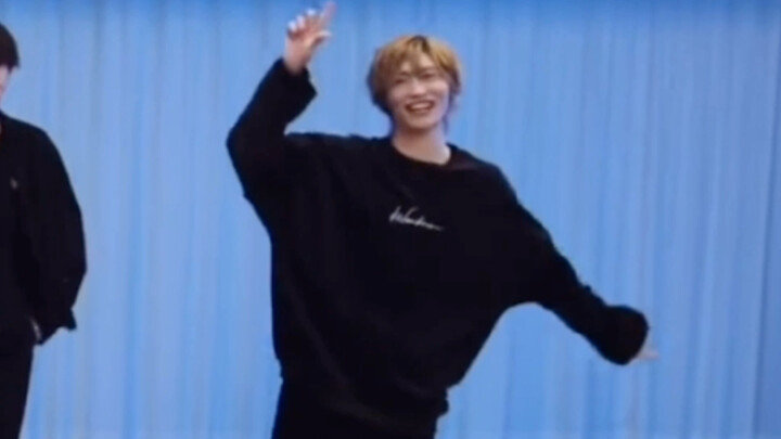 A-Jiang might have a chance to dance in a girl group—she’s really adorable! 「Atsushi Masuko」