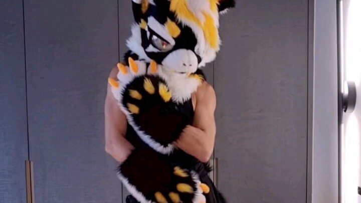 لا أستطيع الرقص، لا تضحك علي 😵‍💫