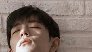 Gương mặt thiên thần, dáng người ma quỷ, đây là cảnh quay hậu trường của Tiêu Chiến mặc áo vest trắn