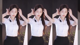 Váy hở hông gợi cảm con lắc lớn