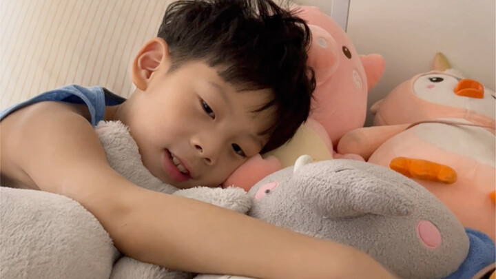 Si pemalas ChuanChuan setiap malam sebelum tidur selalu ribut ngapain aja sampe setengah hari!