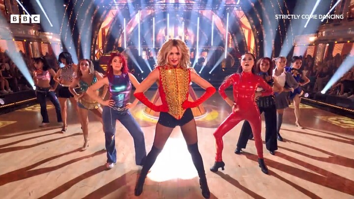 برنامج الواقع البريطاني للرقص «رقصة العجائب» يُكرّم رقصة مختلطة لـ«بريتني»! ✨ بي بي سي ستريكتلي 2025