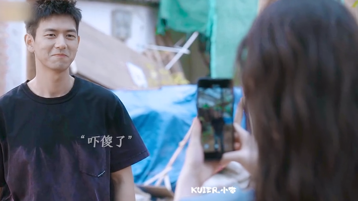 หลี่เซี่ยนในซีรีส์เรื่องนี้ปากไม่เคยหุบเลย ยิ้มจนปากแฉะ ยิ้มออกมาจากใจจริงๆ นั่นคือหลิวอี้เฟยนะ คุณเ